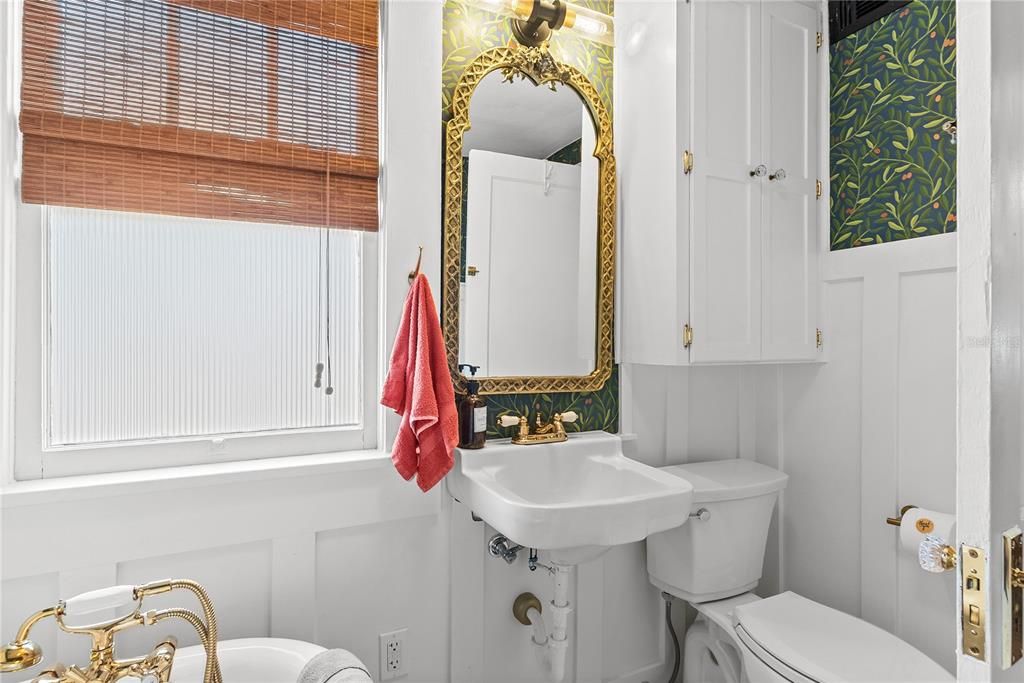 For Rent: $3,100 (2 beds, 2 baths, 1125 Square Feet)