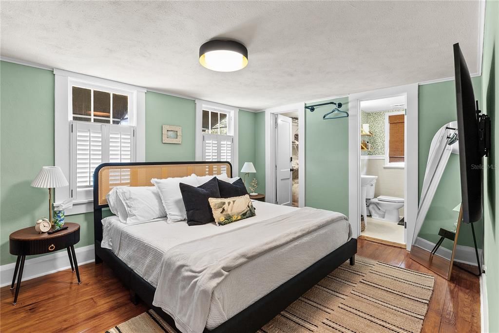 For Rent: $3,100 (2 beds, 2 baths, 1125 Square Feet)