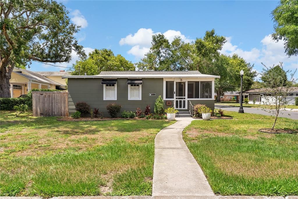 For Rent: $3,100 (2 beds, 2 baths, 1125 Square Feet)