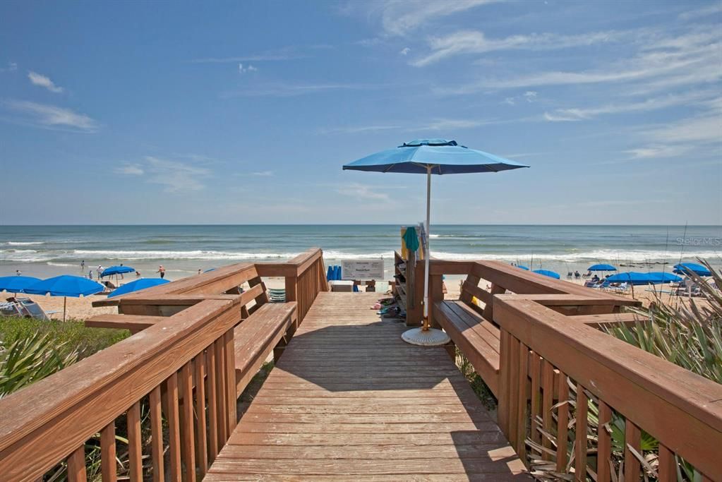 For Sale: $365,000 (1 beds, 1 baths, 678 Square Feet)