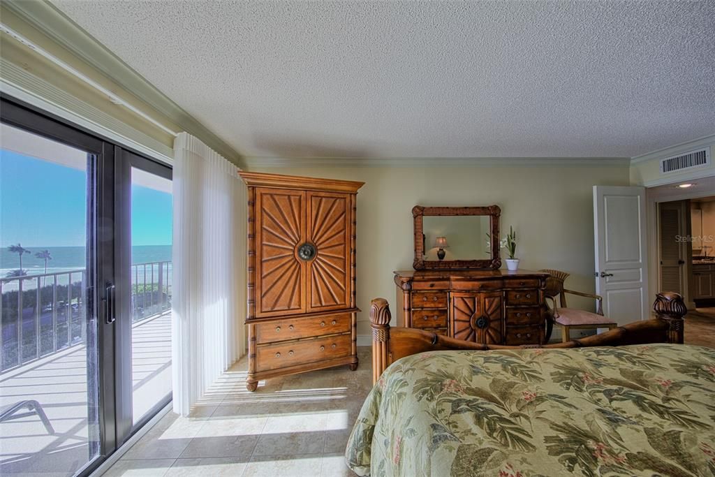 For Rent: $3,400 (2 beds, 2 baths, 1394 Square Feet)