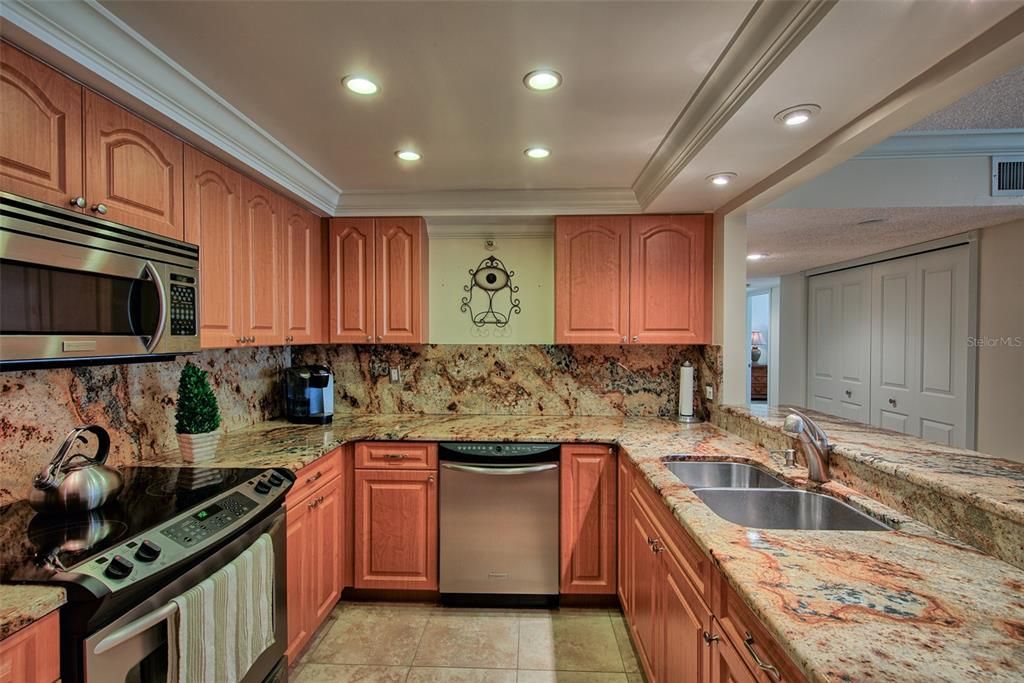 For Rent: $3,400 (2 beds, 2 baths, 1394 Square Feet)