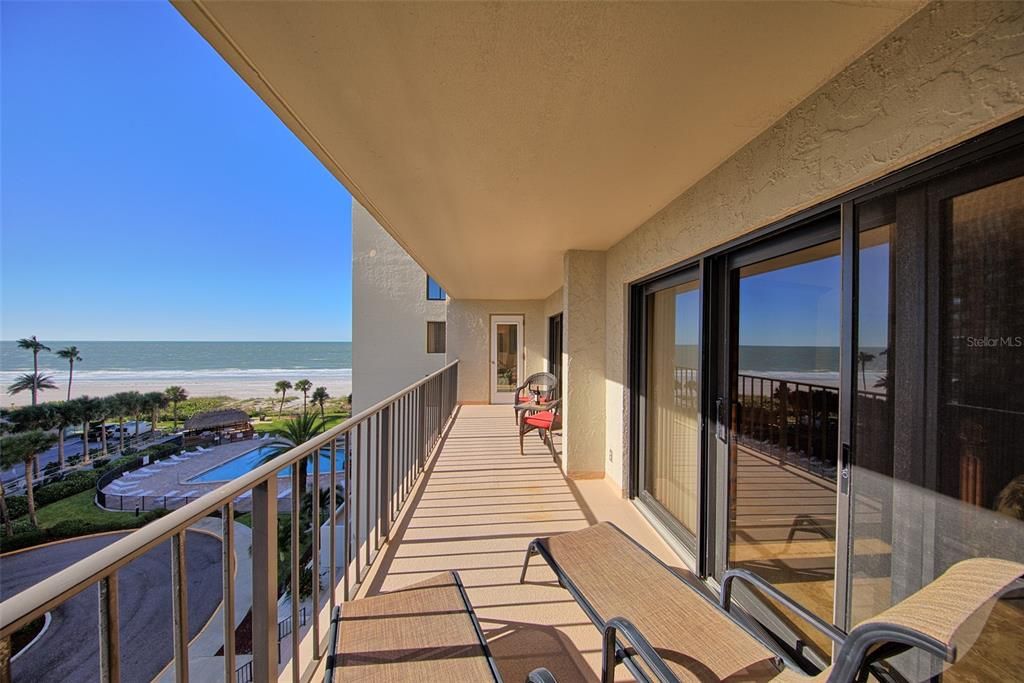 For Rent: $3,400 (2 beds, 2 baths, 1394 Square Feet)