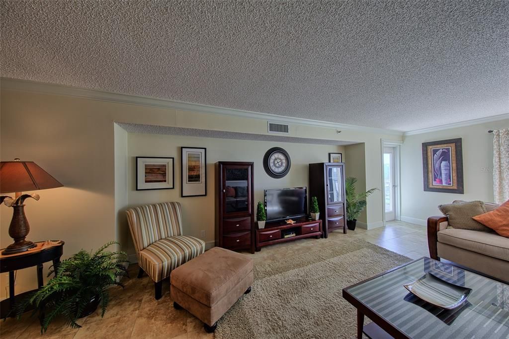 For Rent: $3,400 (2 beds, 2 baths, 1394 Square Feet)