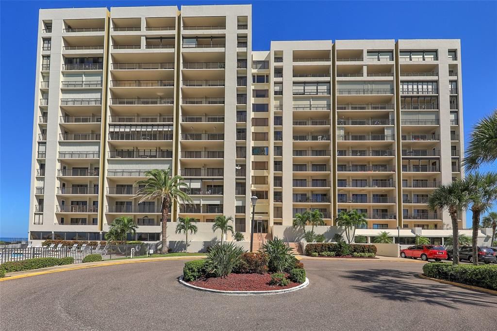 For Rent: $3,400 (2 beds, 2 baths, 1394 Square Feet)