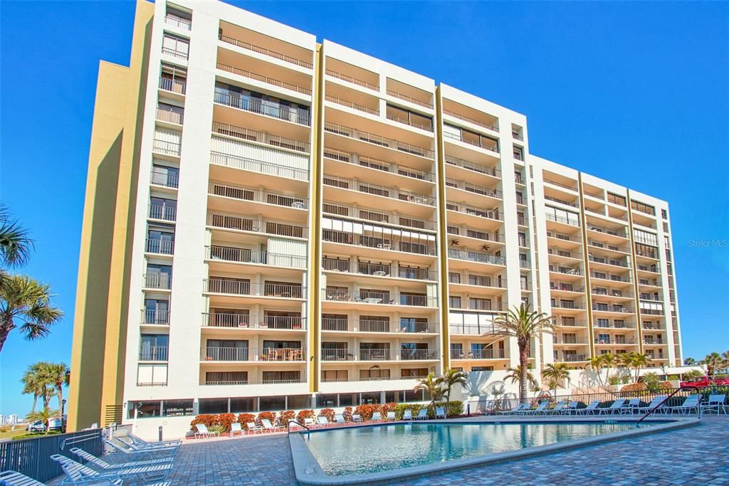 For Rent: $3,400 (2 beds, 2 baths, 1394 Square Feet)