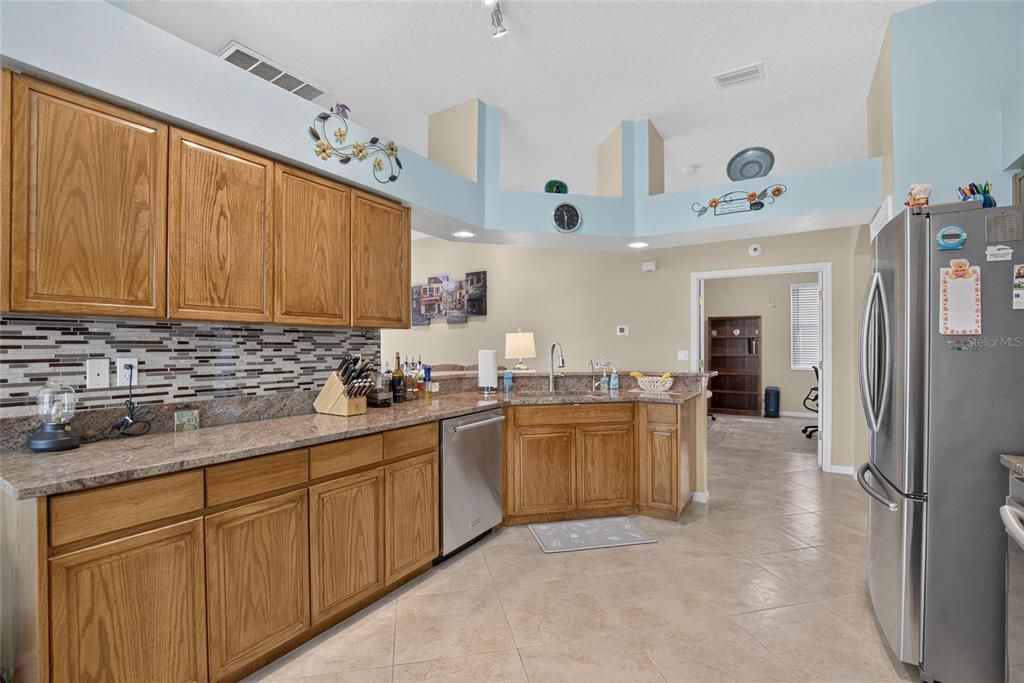 For Sale: $410,000 (4 beds, 2 baths, 2080 Square Feet)