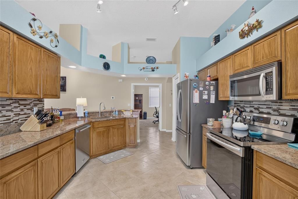 For Sale: $410,000 (4 beds, 2 baths, 2080 Square Feet)