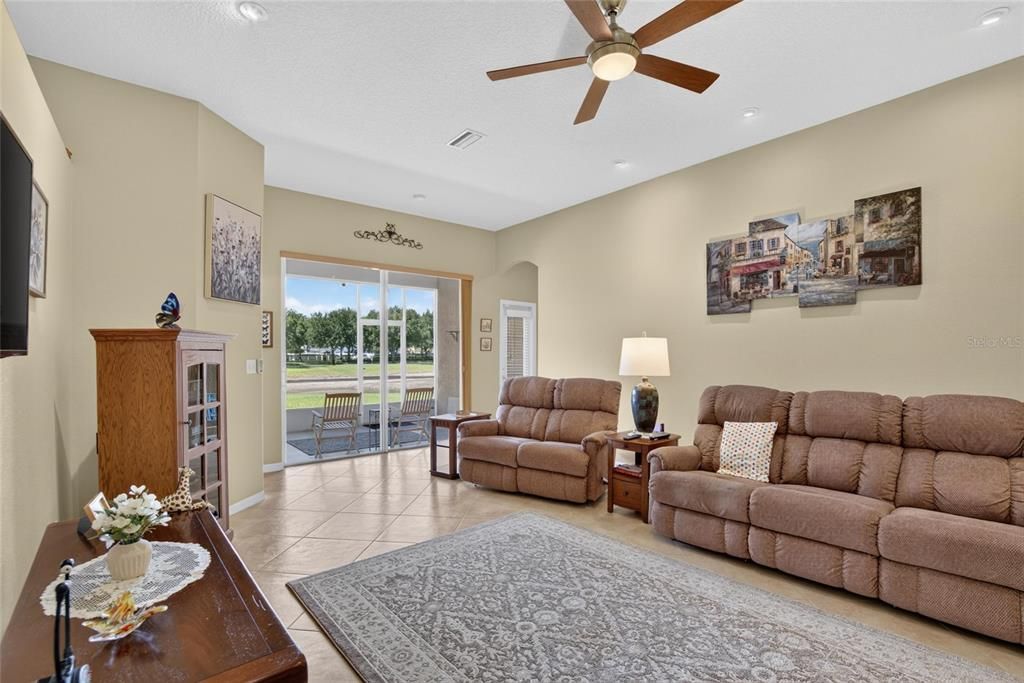 For Sale: $410,000 (4 beds, 2 baths, 2080 Square Feet)