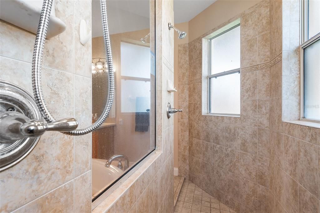 En Venta: $369,900 (3 camas, 2 baños, 2383 Pies cuadrados)