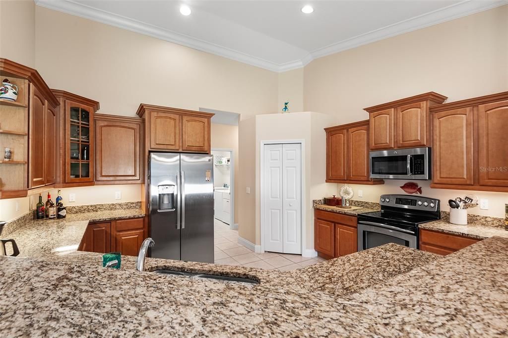 En Venta: $369,900 (3 camas, 2 baños, 2383 Pies cuadrados)