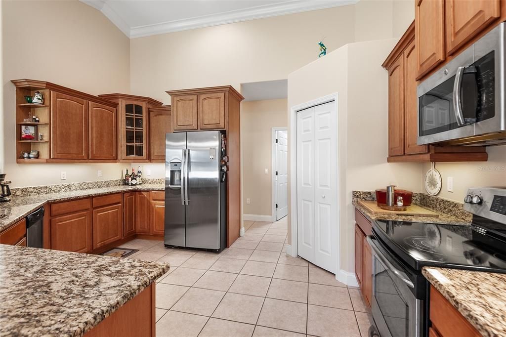 En Venta: $369,900 (3 camas, 2 baños, 2383 Pies cuadrados)