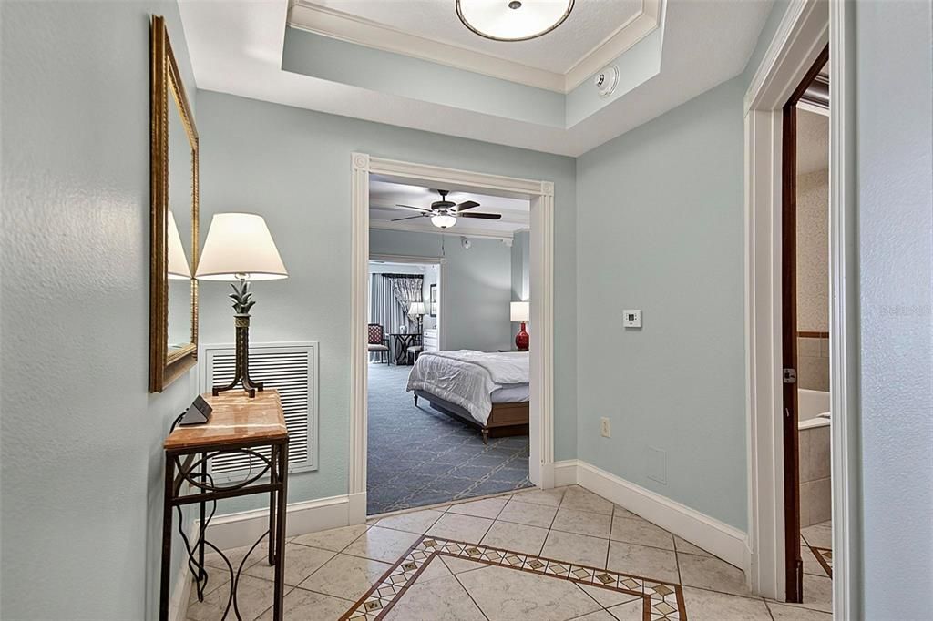 For Sale: $320,000 (1 beds, 1 baths, 678 Square Feet)