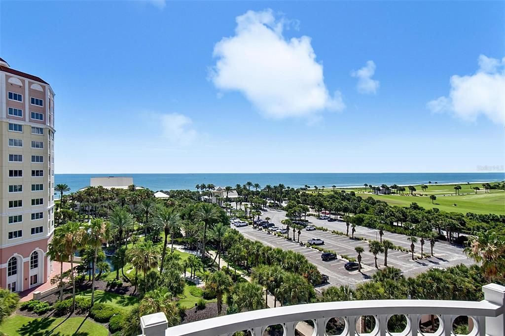 For Sale: $320,000 (1 beds, 1 baths, 678 Square Feet)