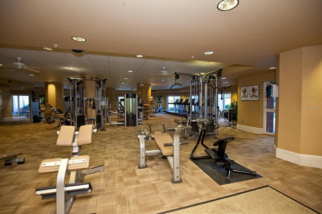 For Sale: $320,000 (1 beds, 1 baths, 678 Square Feet)