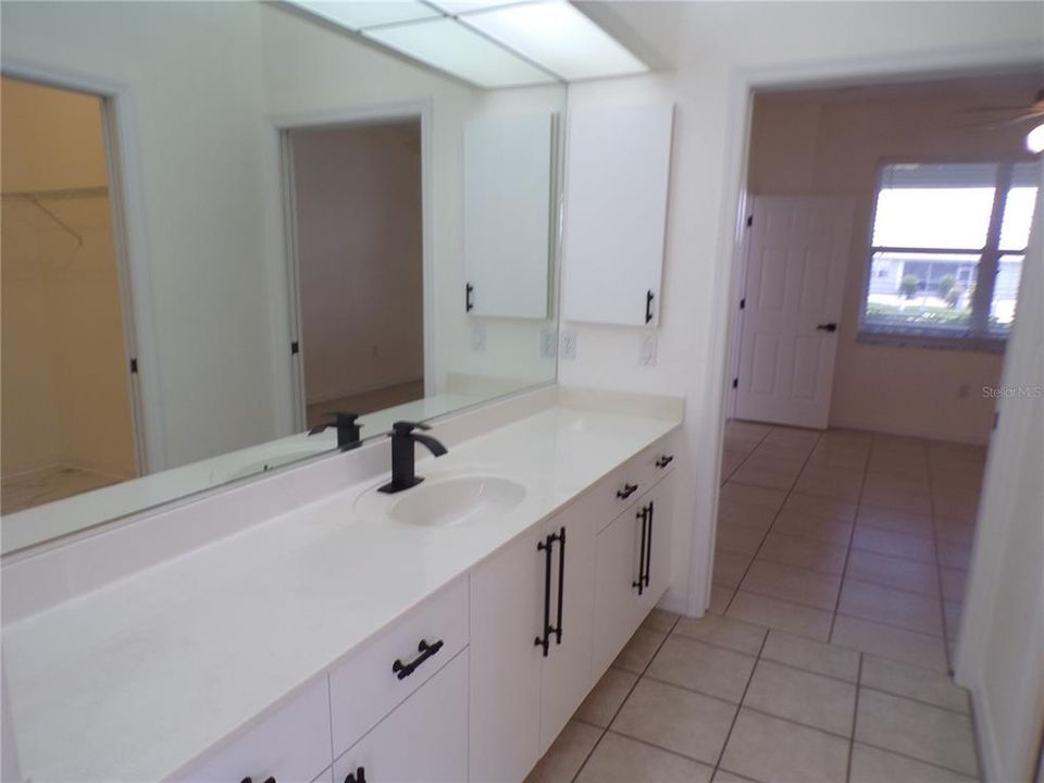В аренду: $1,900 (3 спален, 2 ванн, 1615 Квадратных фут)