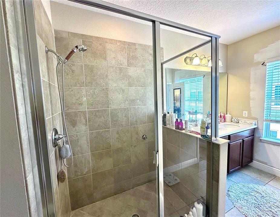 For Sale: $395,000 (4 beds, 3 baths, 2014 Square Feet)