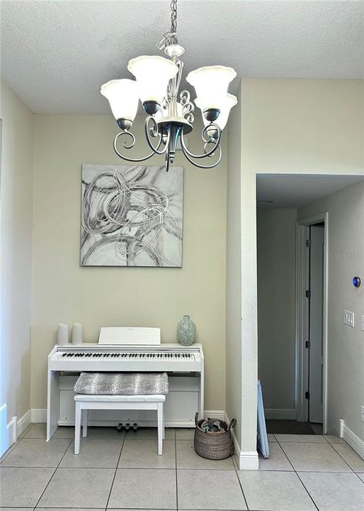 For Sale: $395,000 (4 beds, 3 baths, 2014 Square Feet)