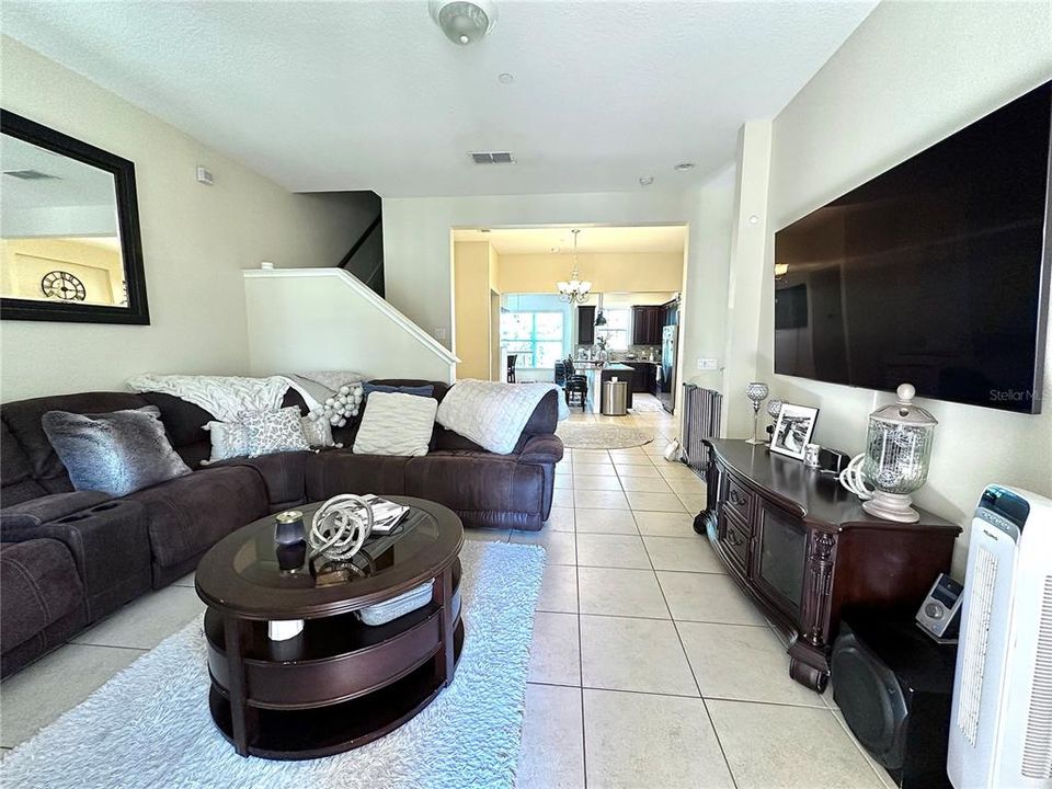 For Sale: $395,000 (4 beds, 3 baths, 2014 Square Feet)