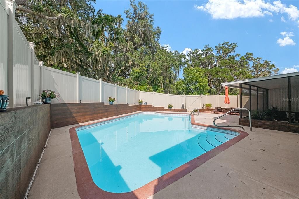 For Sale: $459,000 (4 beds, 2 baths, 2011 Square Feet)