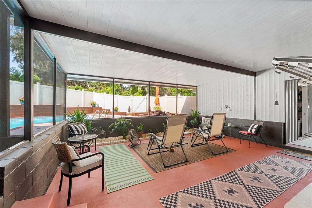 For Sale: $459,000 (4 beds, 2 baths, 2011 Square Feet)
