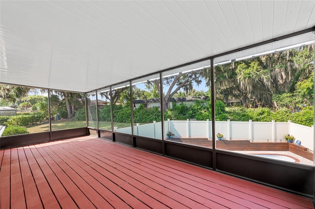 For Sale: $459,000 (4 beds, 2 baths, 2011 Square Feet)