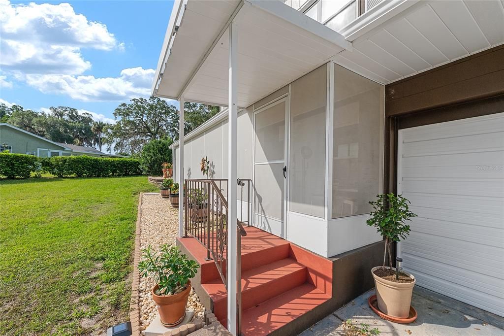 For Sale: $459,000 (4 beds, 2 baths, 2011 Square Feet)