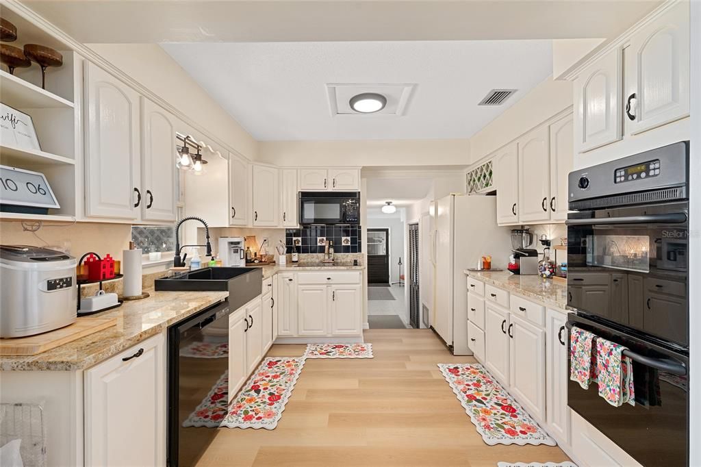 For Sale: $459,000 (4 beds, 2 baths, 2011 Square Feet)