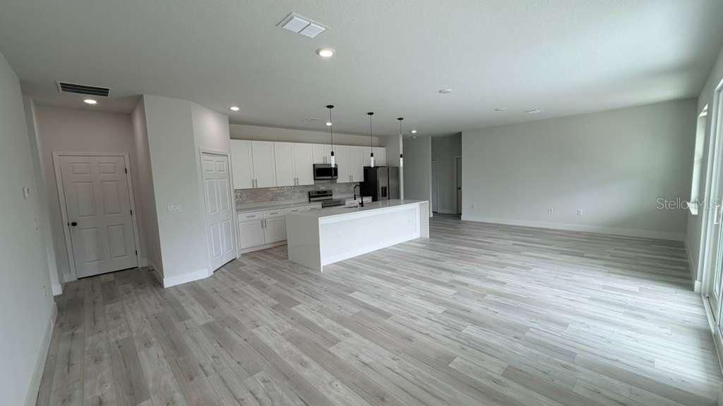 For Sale: $418,780 (4 beds, 3 baths, 2000 Square Feet)