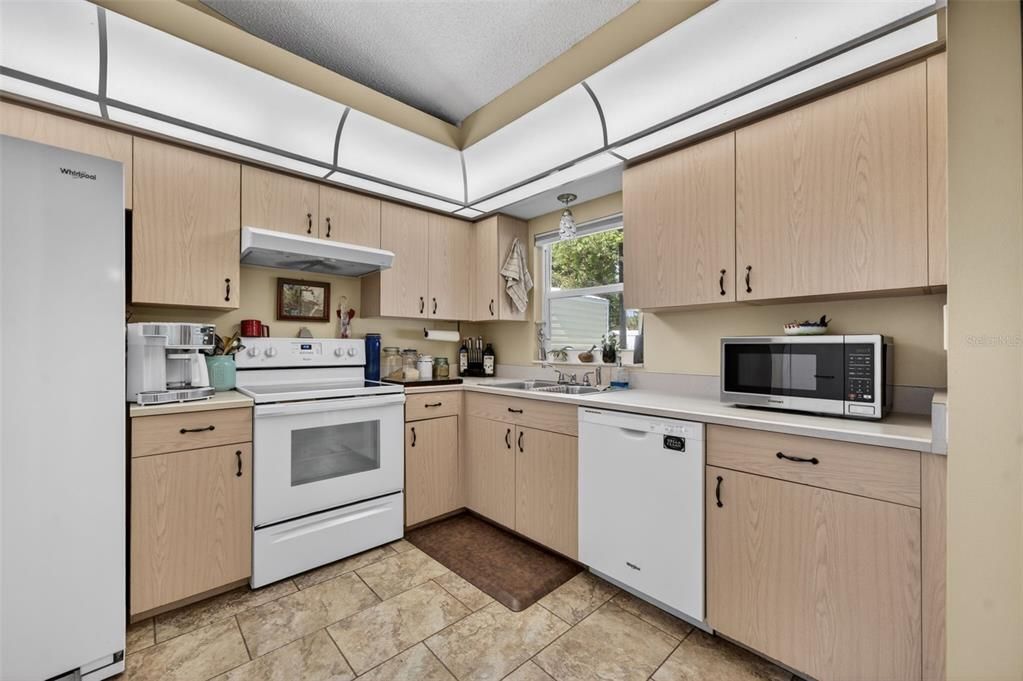 На продажу: $265,000 (3 спален, 2 ванн, 1176 Квадратных фут)