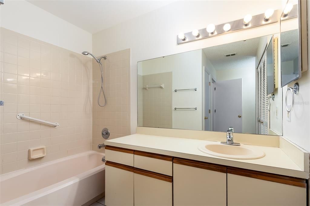 For Sale: $239,900 (3 beds, 2 baths, 1484 Square Feet)
