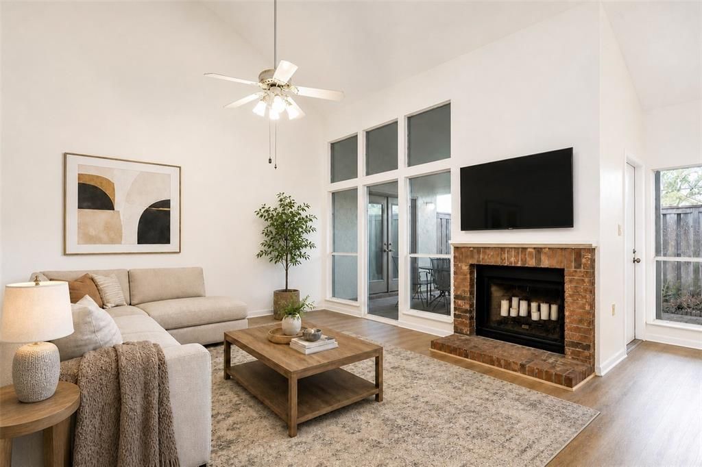 For Sale: $239,900 (3 beds, 2 baths, 1484 Square Feet)