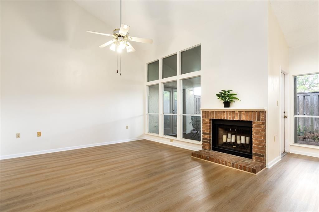For Sale: $239,900 (3 beds, 2 baths, 1484 Square Feet)