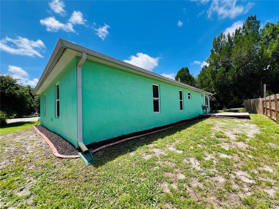For Sale: $334,000 (3 beds, 2 baths, 1182 Square Feet)