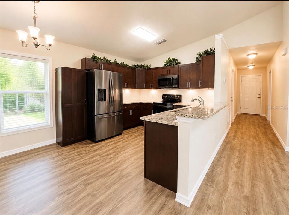 For Sale: $334,000 (3 beds, 2 baths, 1182 Square Feet)