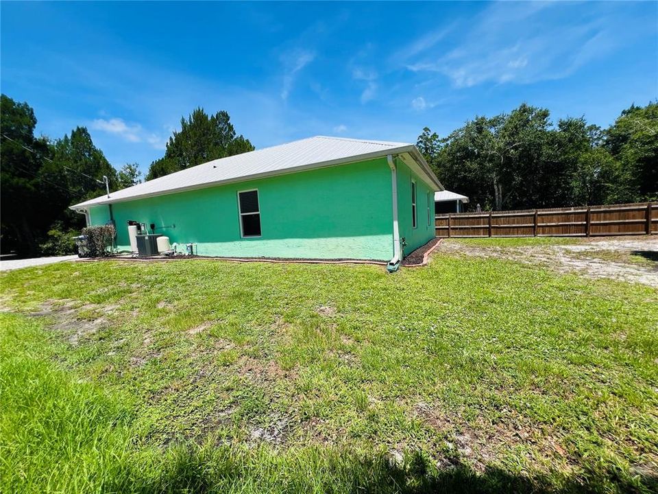 For Sale: $334,000 (3 beds, 2 baths, 1182 Square Feet)