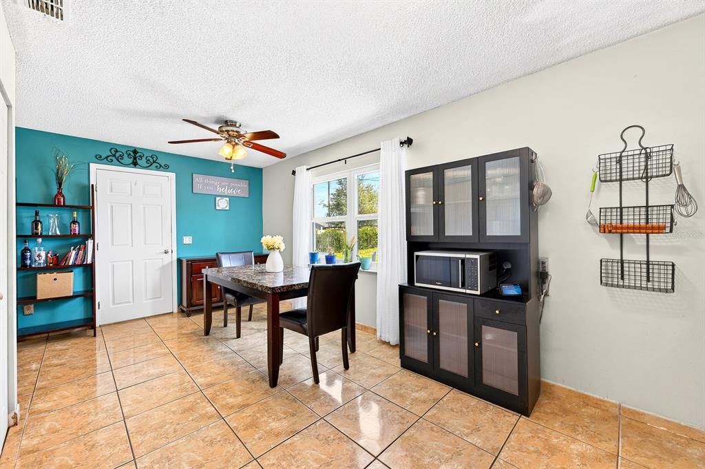 Activo con contrato: $270,000 (2 camas, 1 baños, 1000 Pies cuadrados)