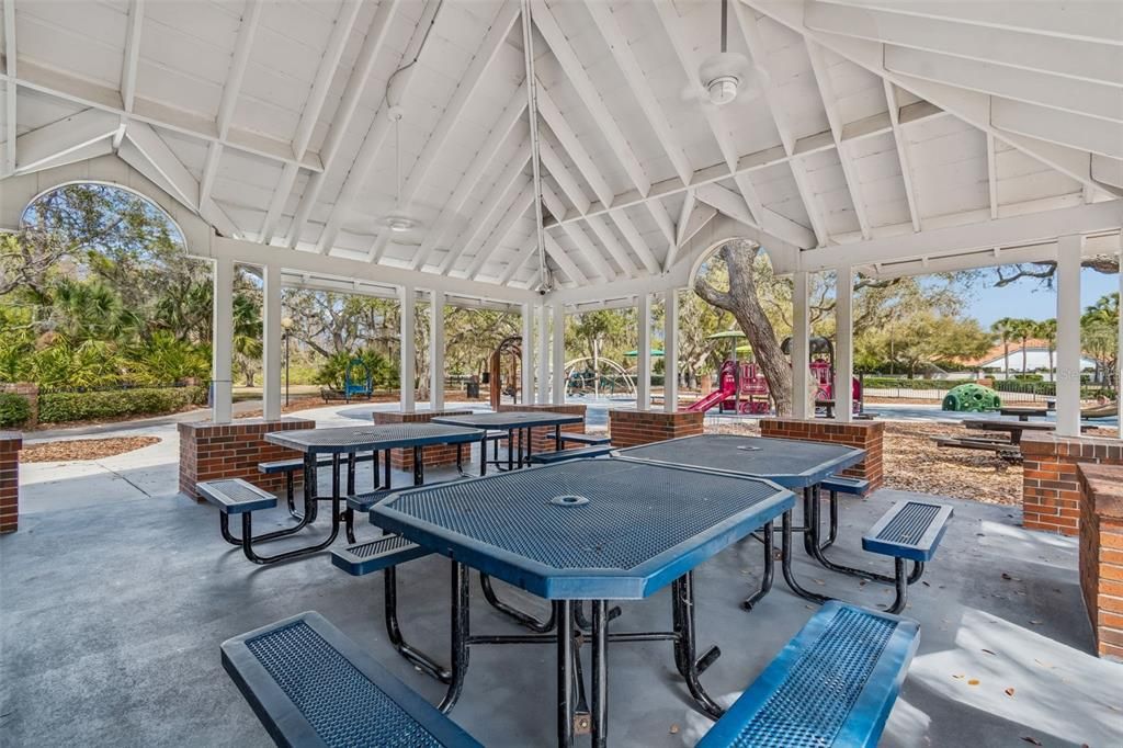 For Sale: $229,900 (2 beds, 2 baths, 1020 Square Feet)