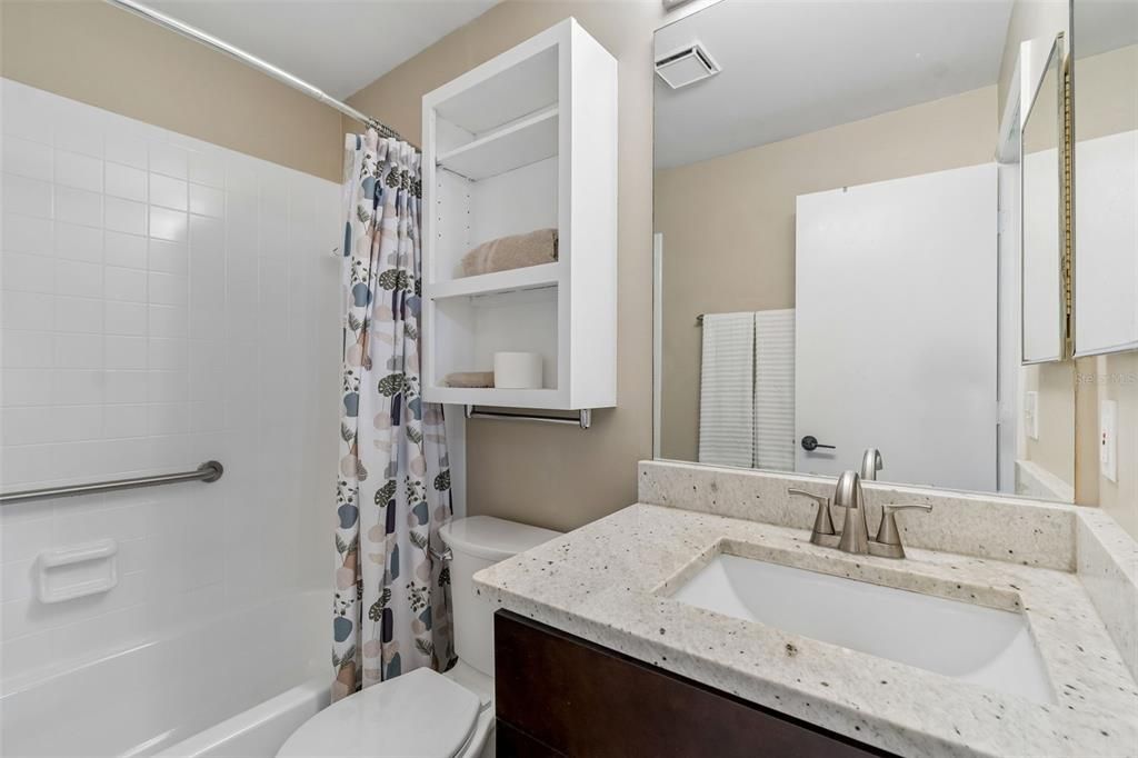 For Sale: $229,900 (2 beds, 2 baths, 1020 Square Feet)