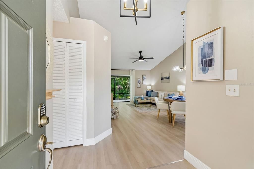 For Sale: $229,900 (2 beds, 2 baths, 1020 Square Feet)