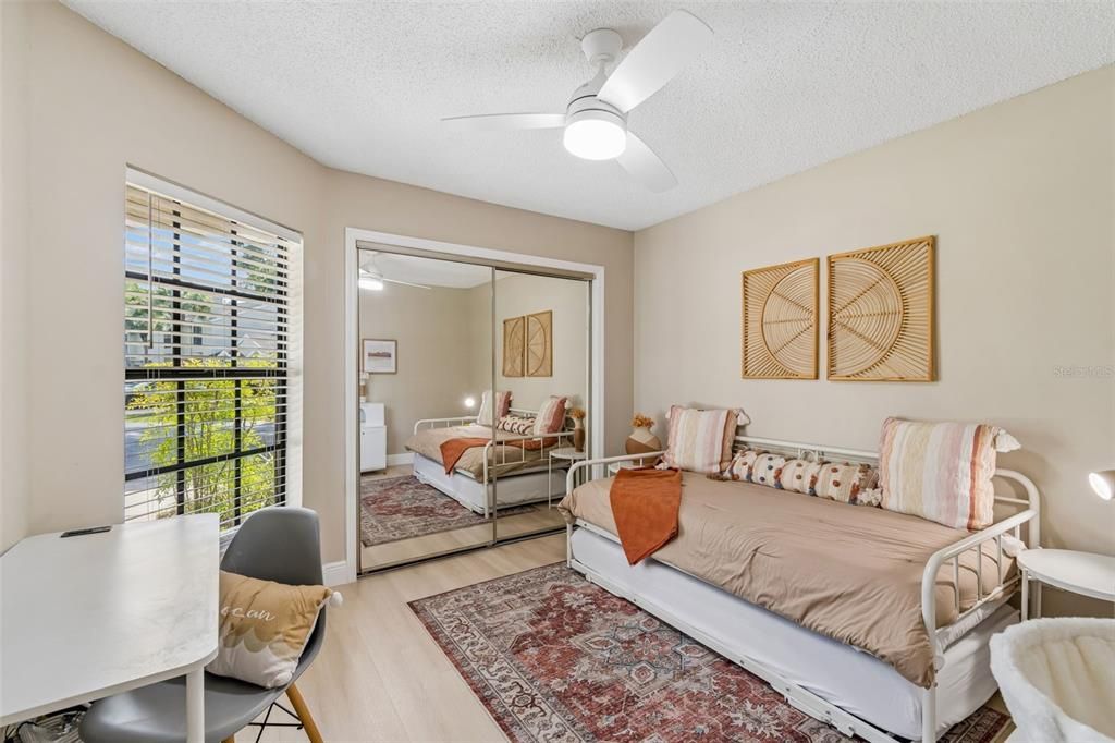 For Sale: $229,900 (2 beds, 2 baths, 1020 Square Feet)