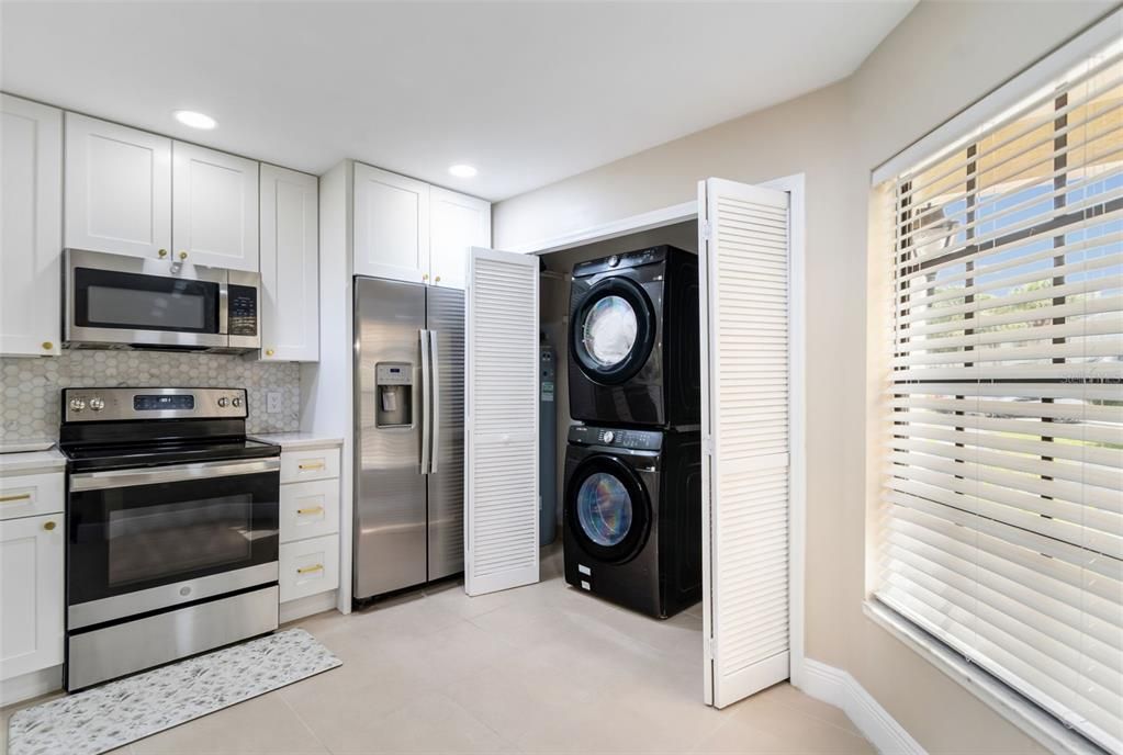 For Sale: $229,900 (2 beds, 2 baths, 1020 Square Feet)