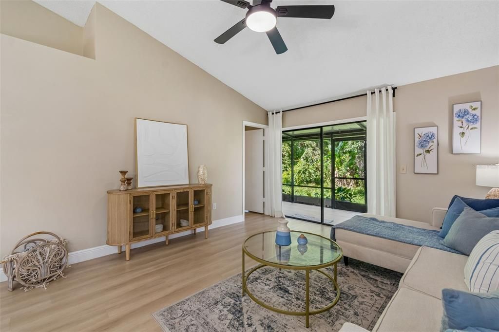 For Sale: $229,900 (2 beds, 2 baths, 1020 Square Feet)