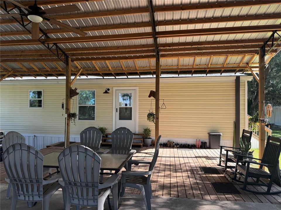 For Sale: $429,900 (2 beds, 2 baths, 1118 Square Feet)