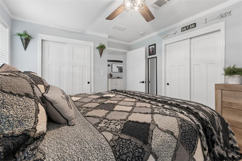 En Venta: $422,400 (2 camas, 2 baños, 1118 Pies cuadrados)
