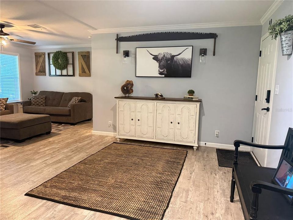 For Sale: $429,900 (2 beds, 2 baths, 1118 Square Feet)