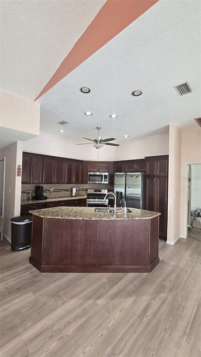 For Rent: $3,695 (3 beds, 2 baths, 1903 Square Feet)