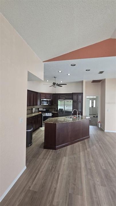 For Rent: $3,695 (3 beds, 2 baths, 1903 Square Feet)