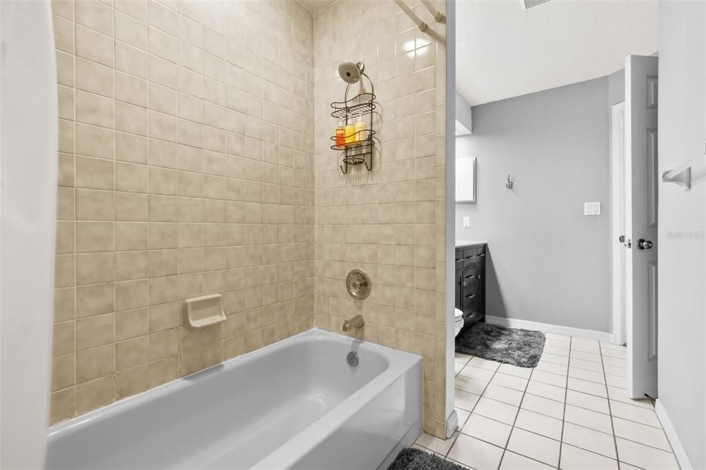 For Rent: $3,695 (3 beds, 2 baths, 1903 Square Feet)