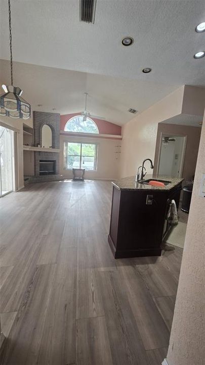 For Rent: $3,695 (3 beds, 2 baths, 1903 Square Feet)